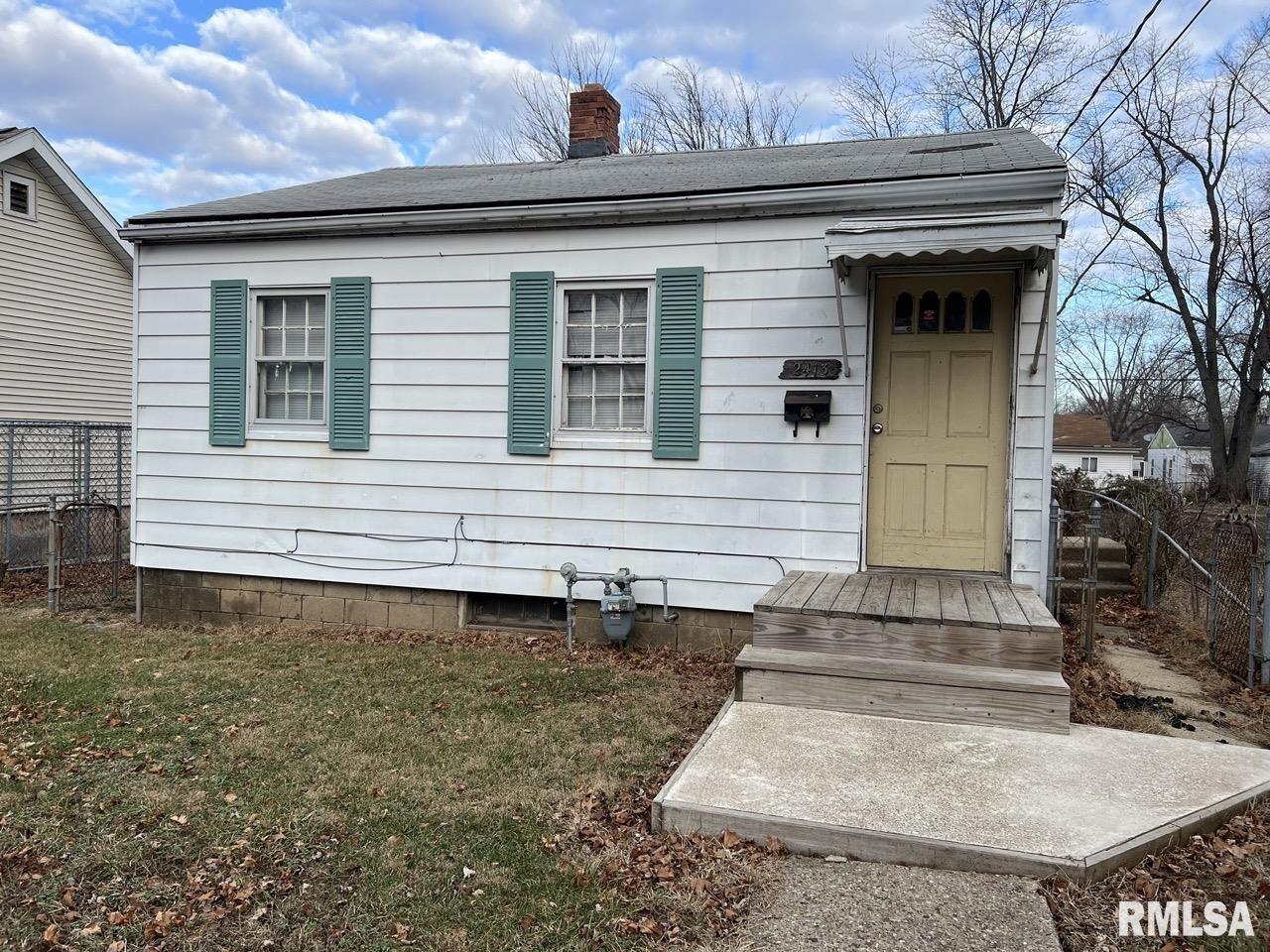 2413 West Proctor Street Peoria, IL 61605 - Photo 1 of 14