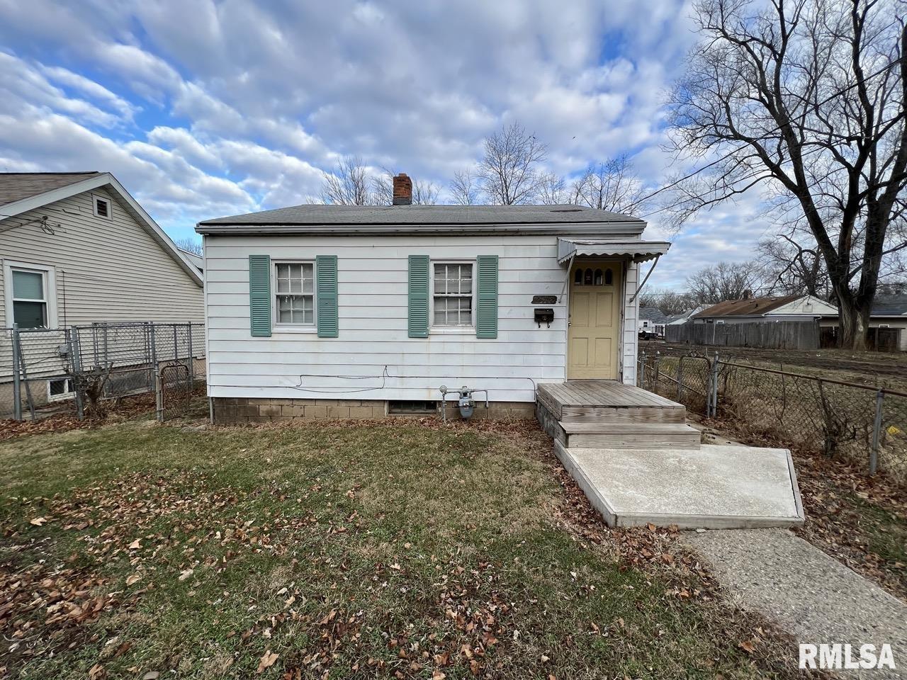 2413 West Proctor Street Peoria, IL 61605 - Photo 2 of 14