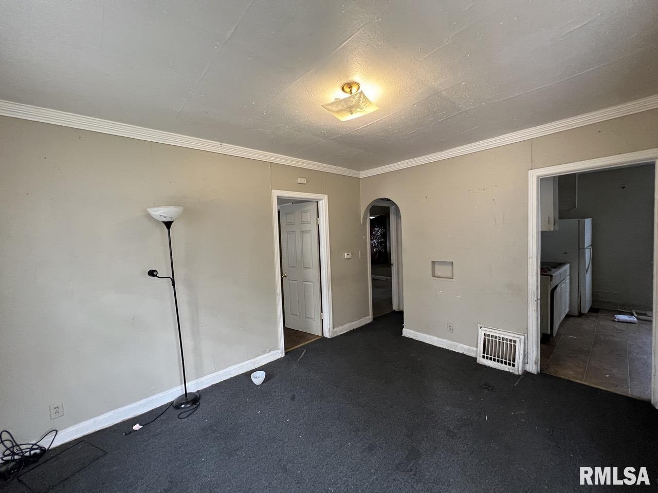 2413 West Proctor Street Peoria, IL 61605 - Photo 3 of 14