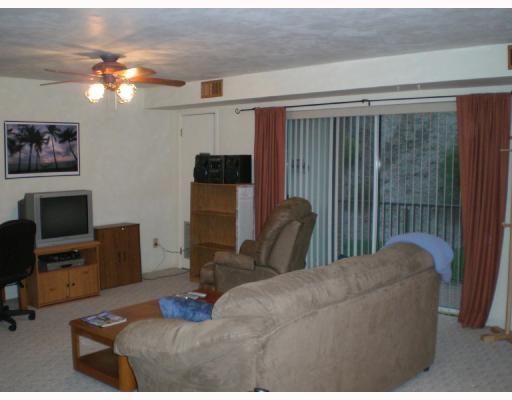 551 Sloop Road, Unit 57 Pittsburgh, PA 15237 - Photo 5 of 8 Living Room.