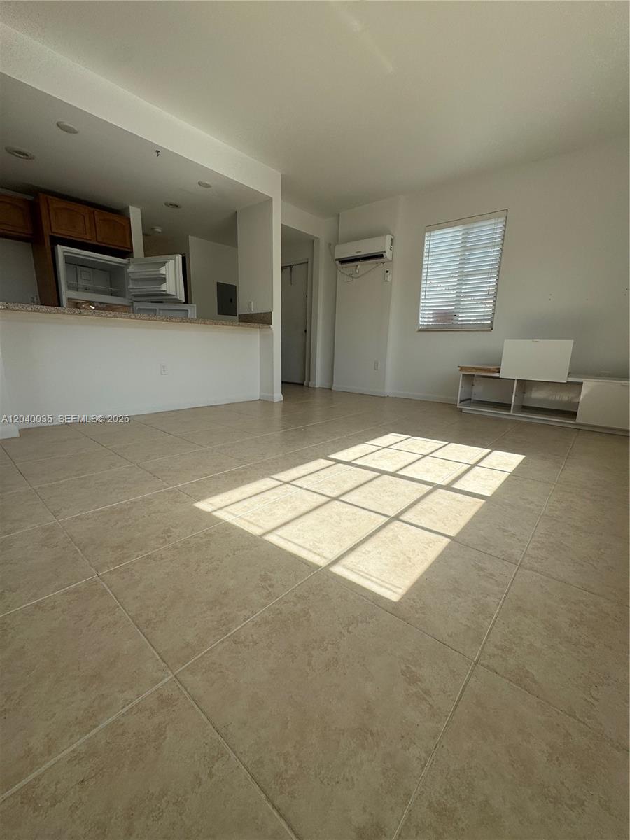 7130 Rue Versailles Drive, Unit 11 Miami Beach, FL 33141 - Photo 3 of 16