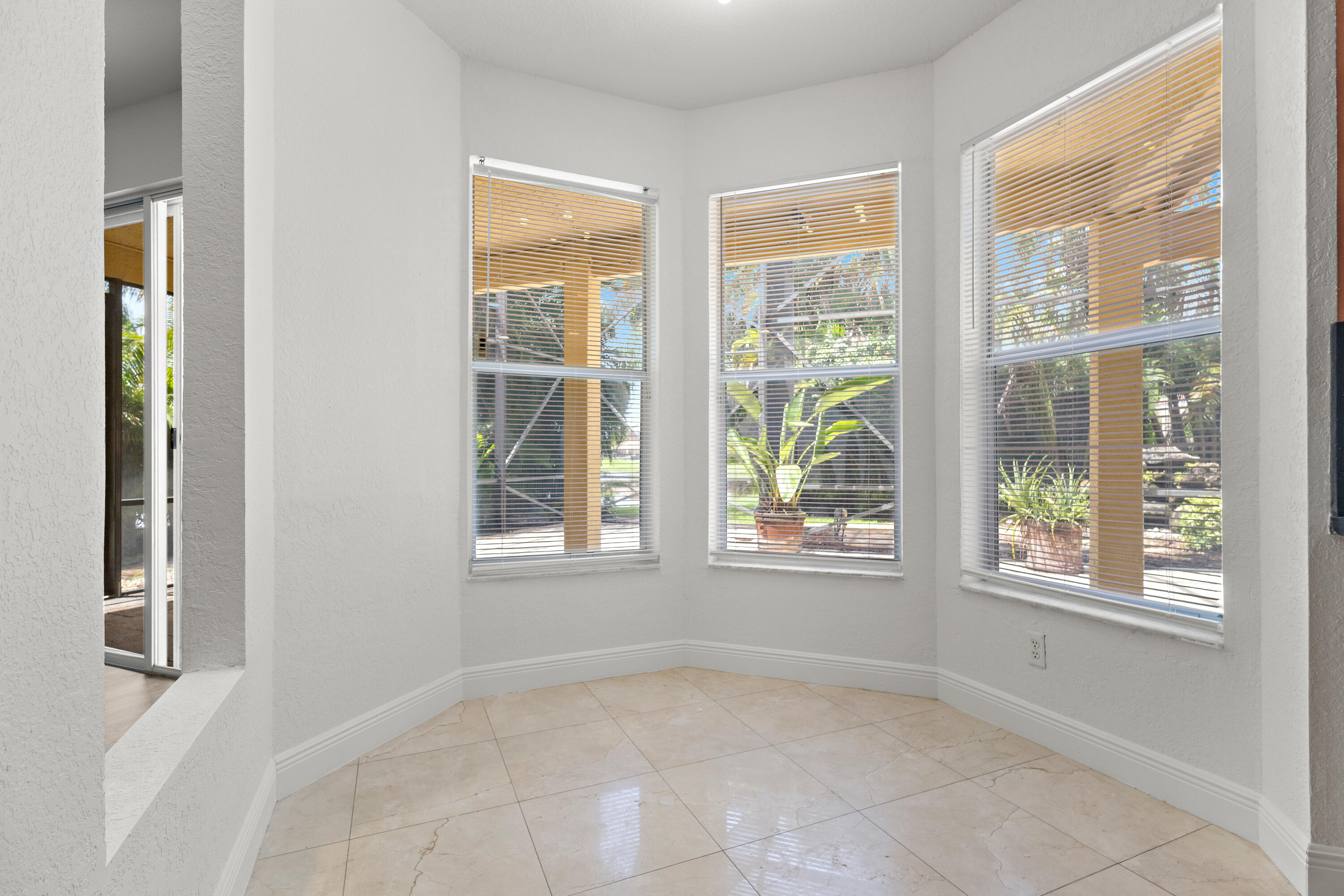 19115 2 River Lane Boca Raton, FL 33498 - Photo 8 of 54 IMG_2086