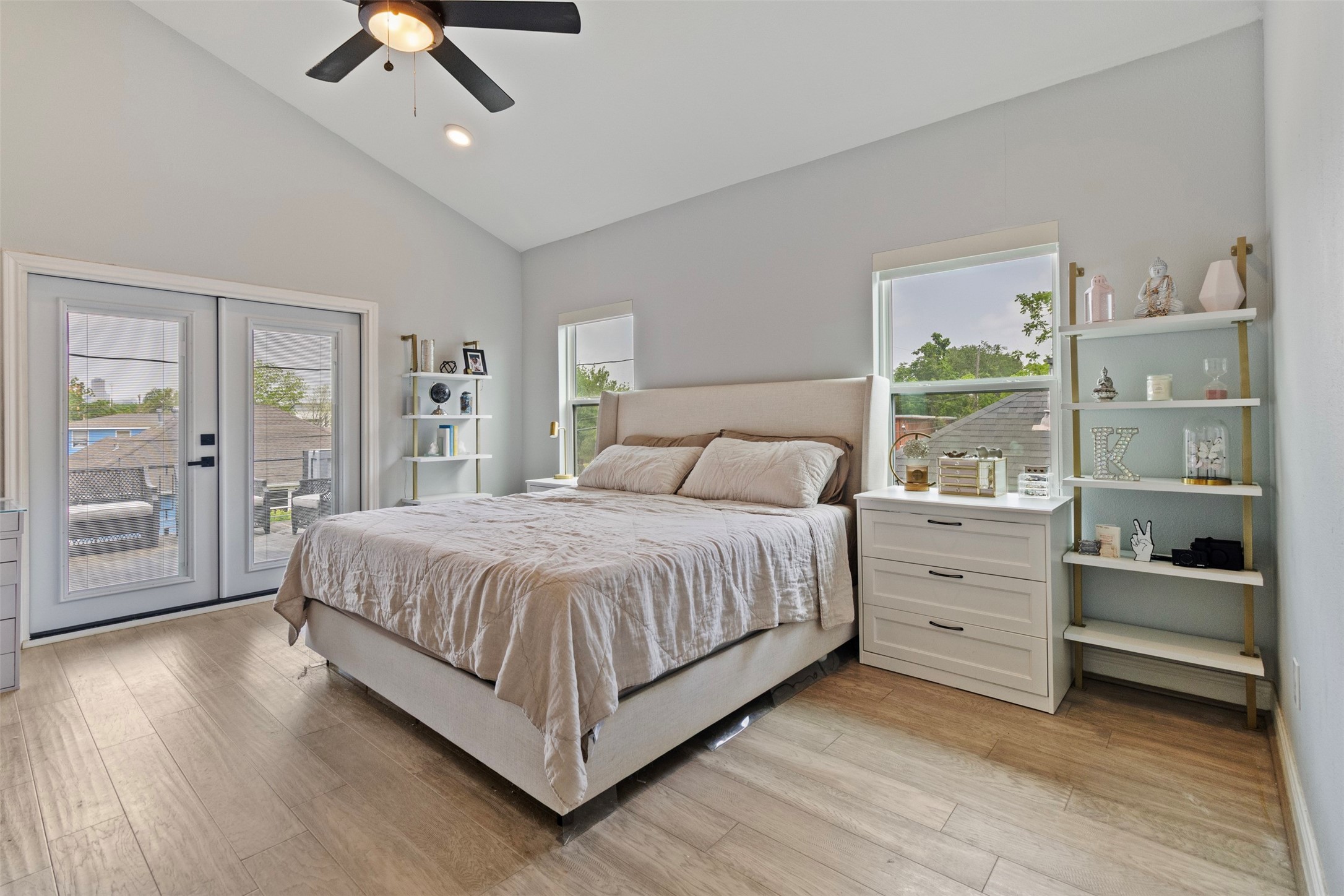 6706 Lozier Street Houston, TX 77021 - Photo 7 of 32 a bedroom with a bed and a dresser