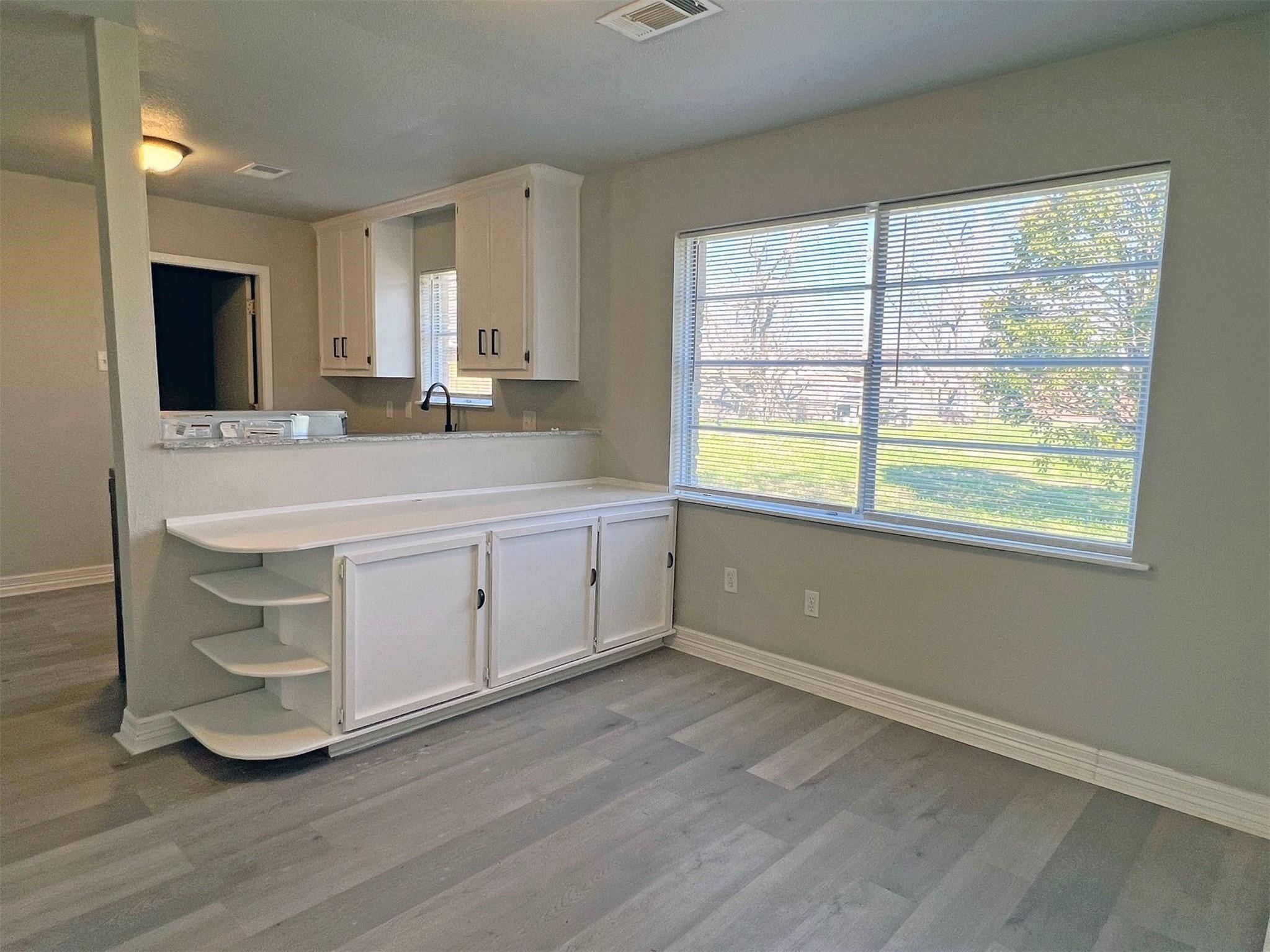 224 Stuart Street Clute, TX 77531 - Photo 10 of 22