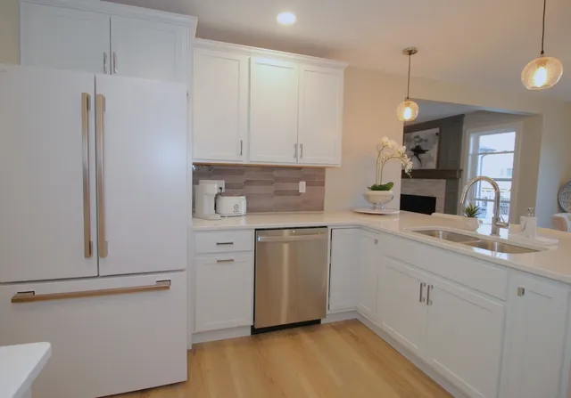 $270,000 | 425 Jenny Lane, Unit B, Heyworth, IL 61745