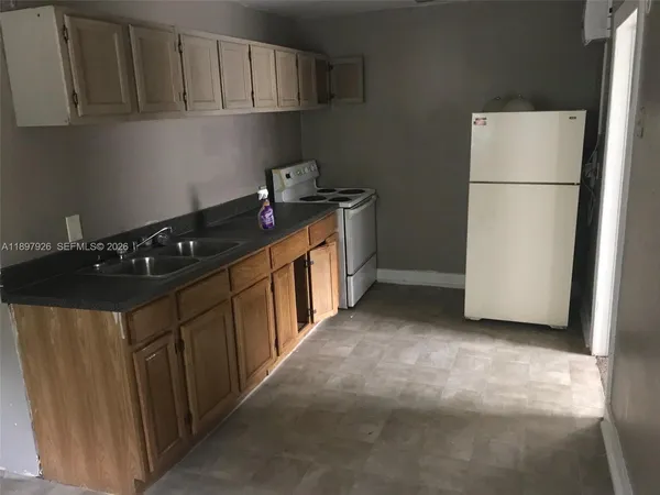 $1,500 | 2748 Broadway Avenue, Jacksonville, FL 32254