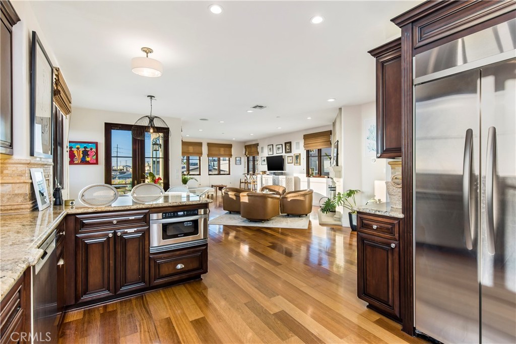 320 33rd Street Manhattan Beach, CA 90266 - Photo 12 of 28