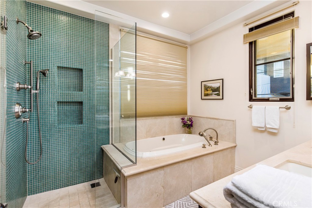 320 33rd Street Manhattan Beach, CA 90266 - Photo 25 of 28