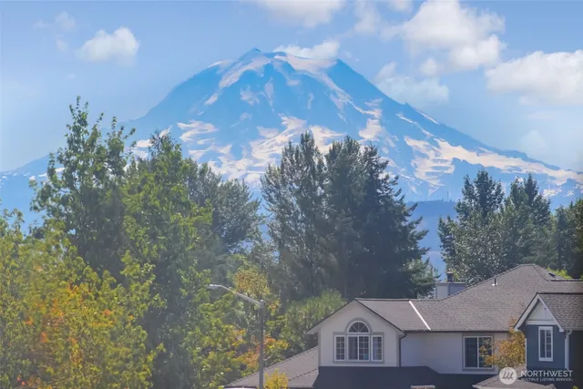 $670,000 | 101 Eagle Ridge Drive East, Puyallup, WA 98374