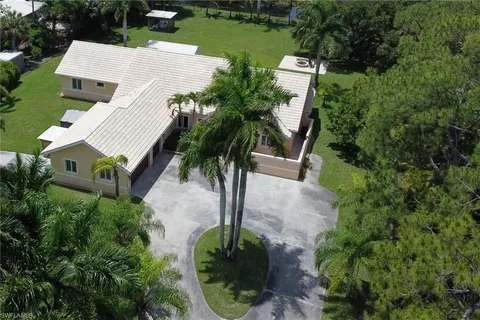 $1,499,000 | 6020 Green Boulevard, Naples, FL 34116