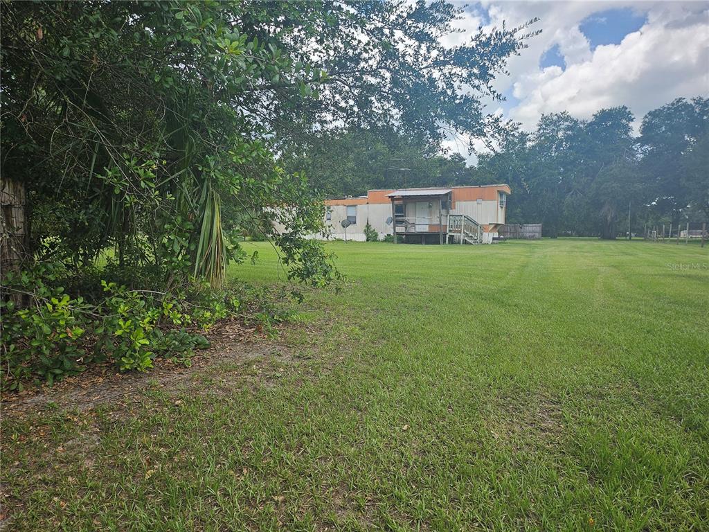2452 Welcome Road Lithia, FL 33547 - Photo 2 of 16