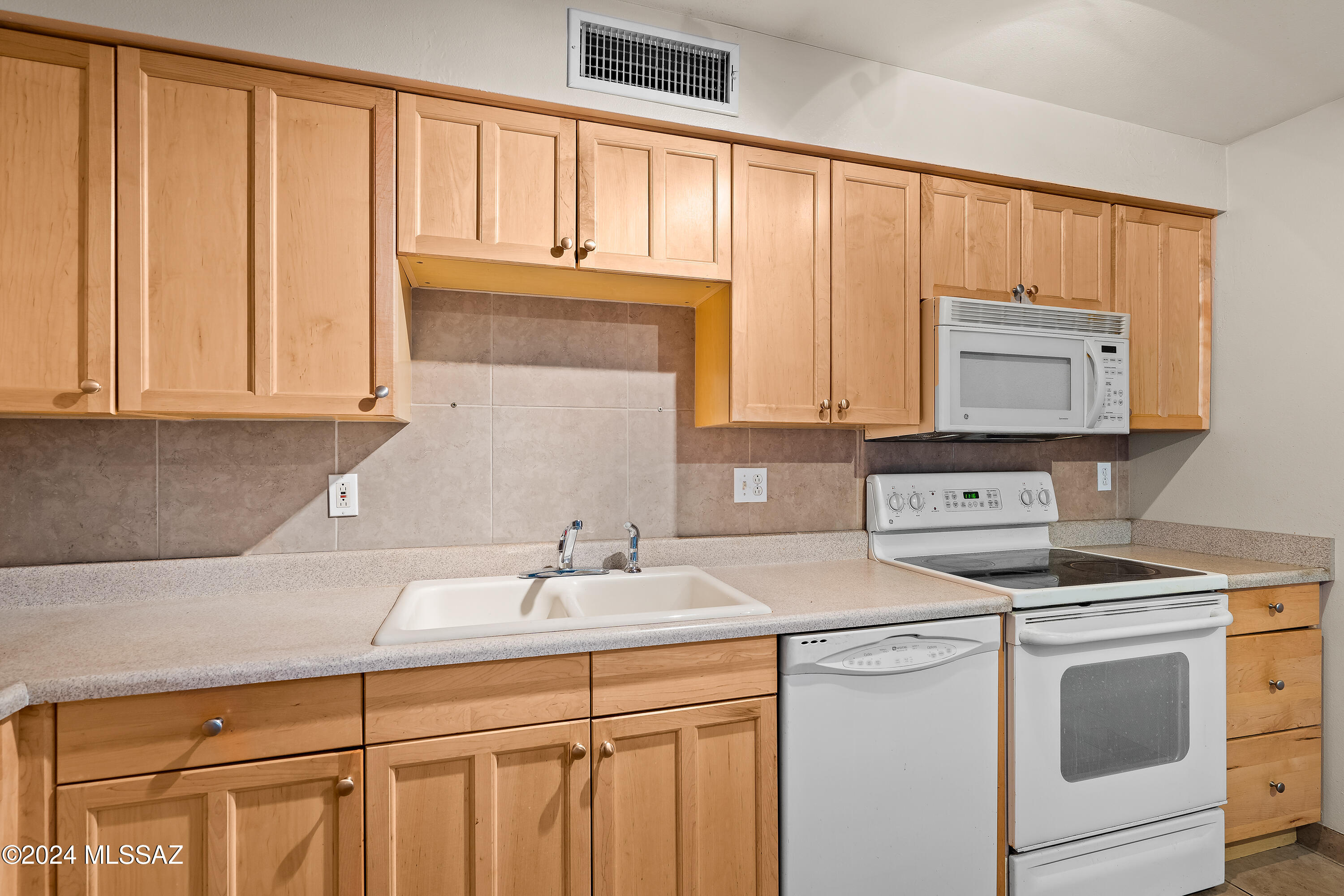 11 East Pastime Road Tucson, AZ 85705 - Photo 12 of 25