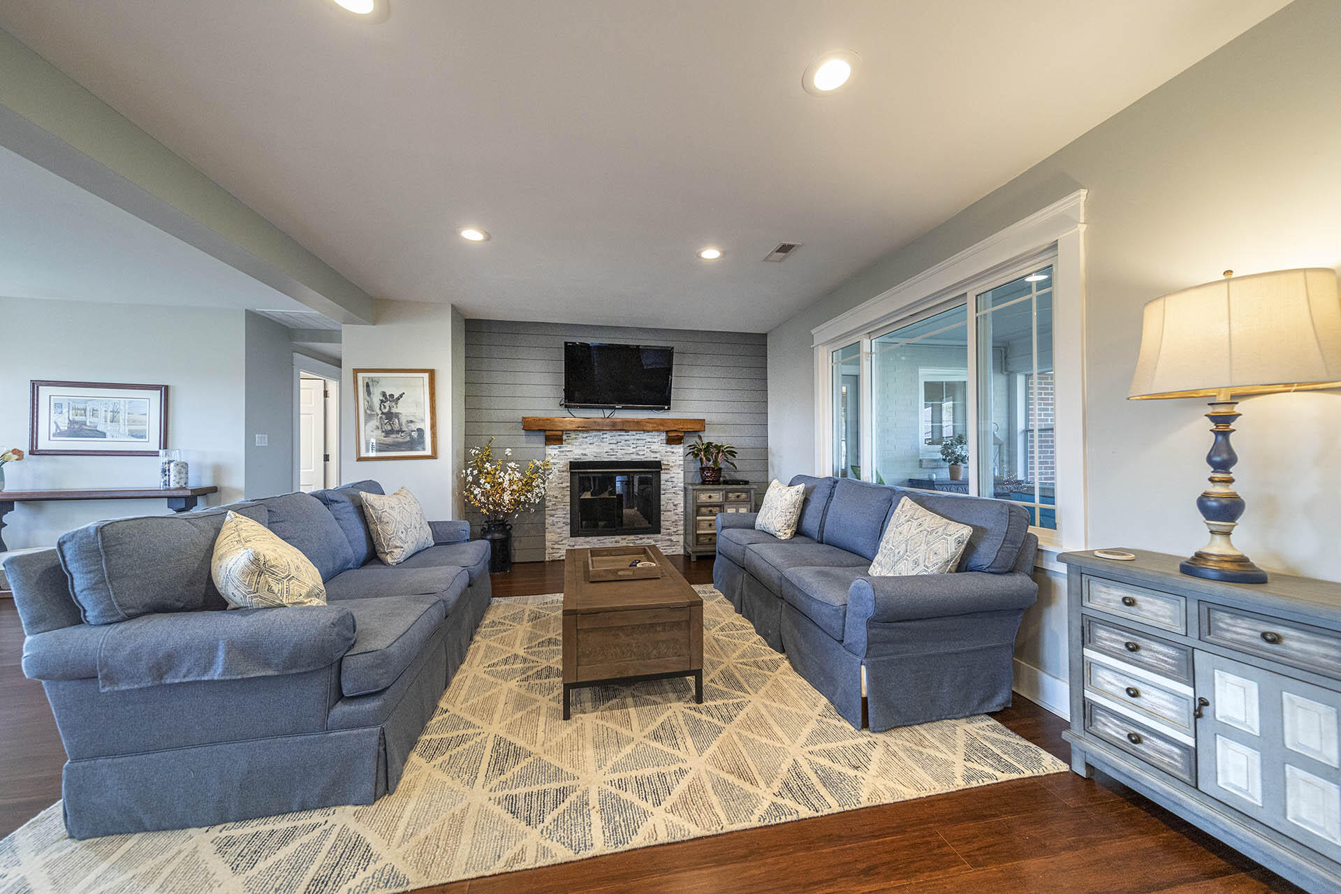 1621 West Ruritan Road Roanoke, VA 24012 - Photo 7 of 55 Living Room