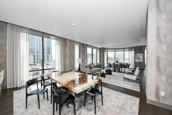 $4,000 | 1409 Post Oak Boulevard, Unit 803, Houston, TX 77056