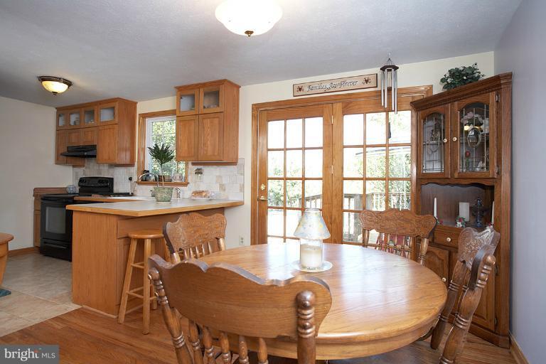 8454 Stonewall Road Manassas, VA 20110 - Photo 18 of 20 Dining Room
