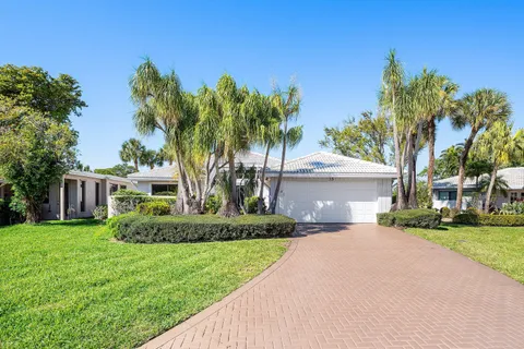 $824,900 | 35 Estate Drive, Boynton Beach, FL 33436
