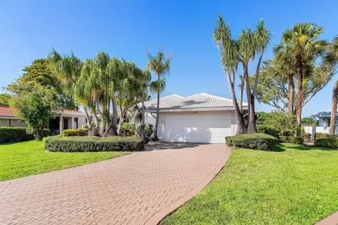 $824,900 | 35 Estate Drive, Boynton Beach, FL 33436