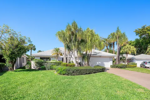 $824,900 | 35 Estate Drive, Boynton Beach, FL 33436