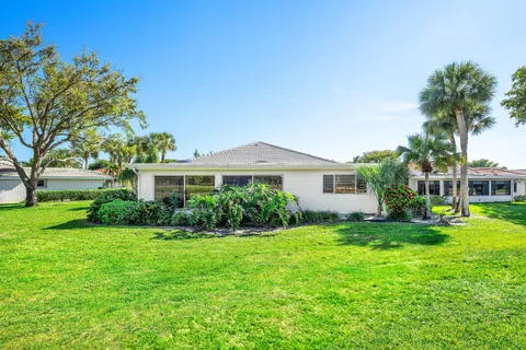 $824,900 | 35 Estate Drive, Boynton Beach, FL 33436