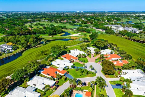 $824,900 | 35 Estate Drive, Boynton Beach, FL 33436