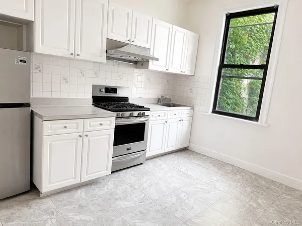 $3,100 | 32-16 31st Avenue, Unit 1 | Astoria