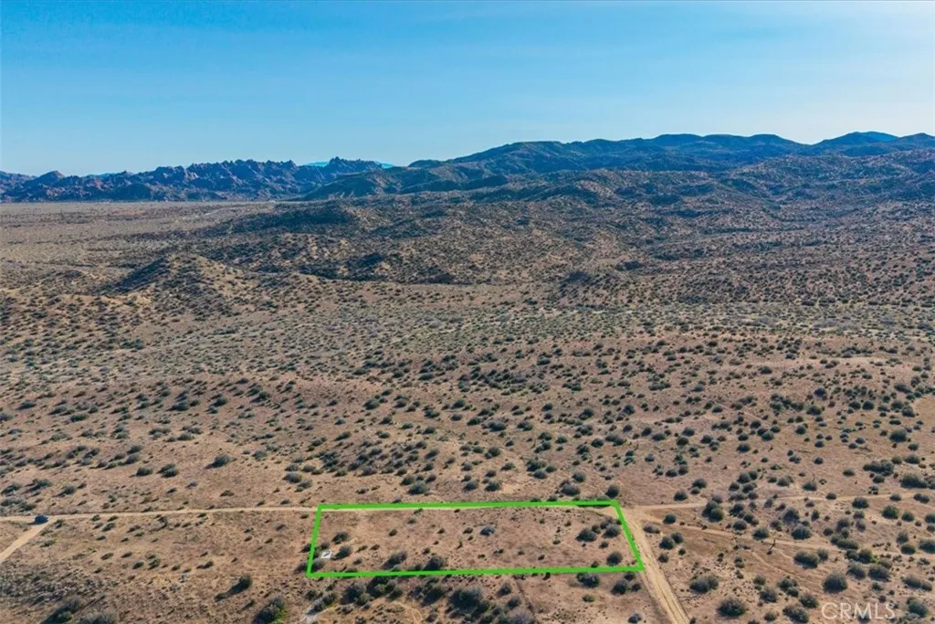 3263 Apache Pioneertown, CA 92268 - Photo 22 of 24 a view of a mountain