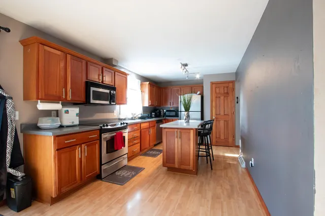 $299,900 | 2203 East College Avenue, Appleton, WI 54915