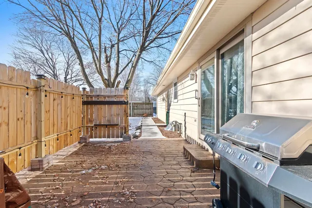 $299,900 | 2203 East College Avenue, Appleton, WI 54915