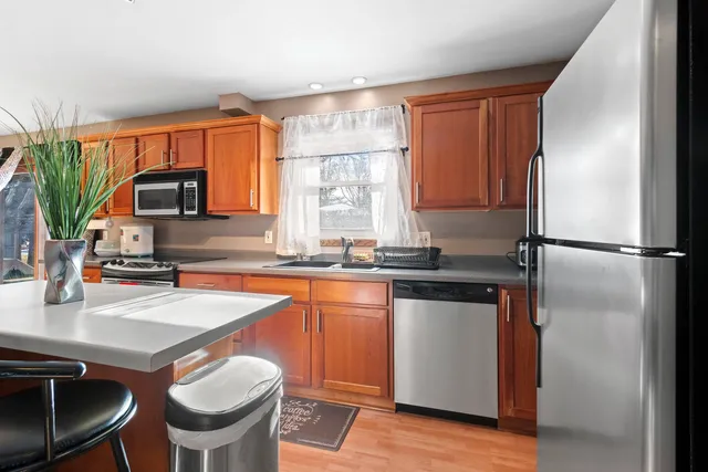 $299,900 | 2203 East College Avenue, Appleton, WI 54915