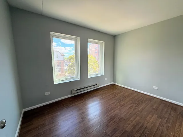 $209,900 | 1041 Susan Collins Lane, Unit 402, Oak Park, IL 60302