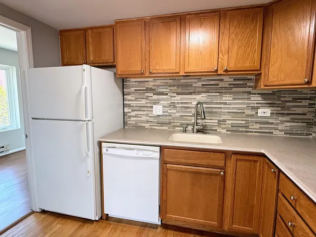 $209,900 | 1041 Susan Collins Lane, Unit 402, Oak Park, IL 60302