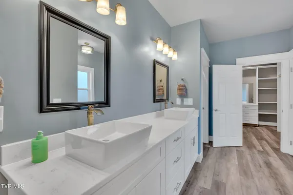 $699,000 | 283 Old Island Trail, Kingsport, TN 37664