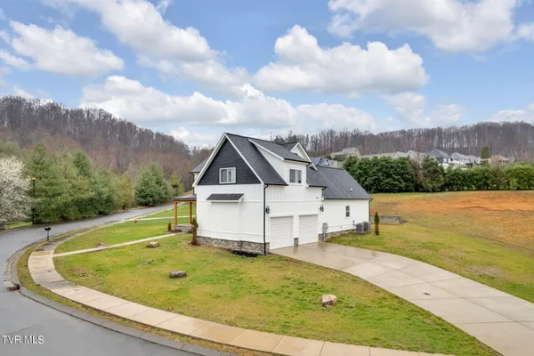 $699,000 | 283 Old Island Trail, Kingsport, TN 37664