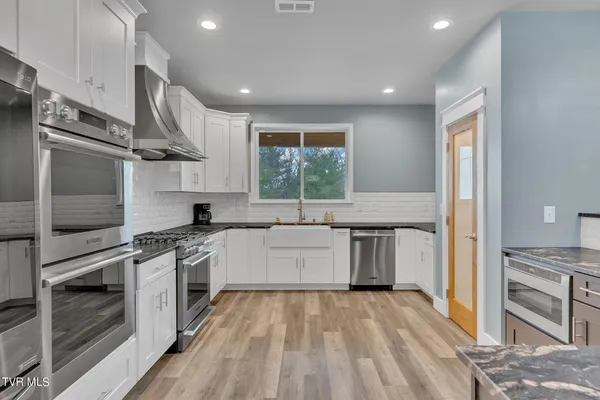 $699,000 | 283 Old Island Trail, Kingsport, TN 37664