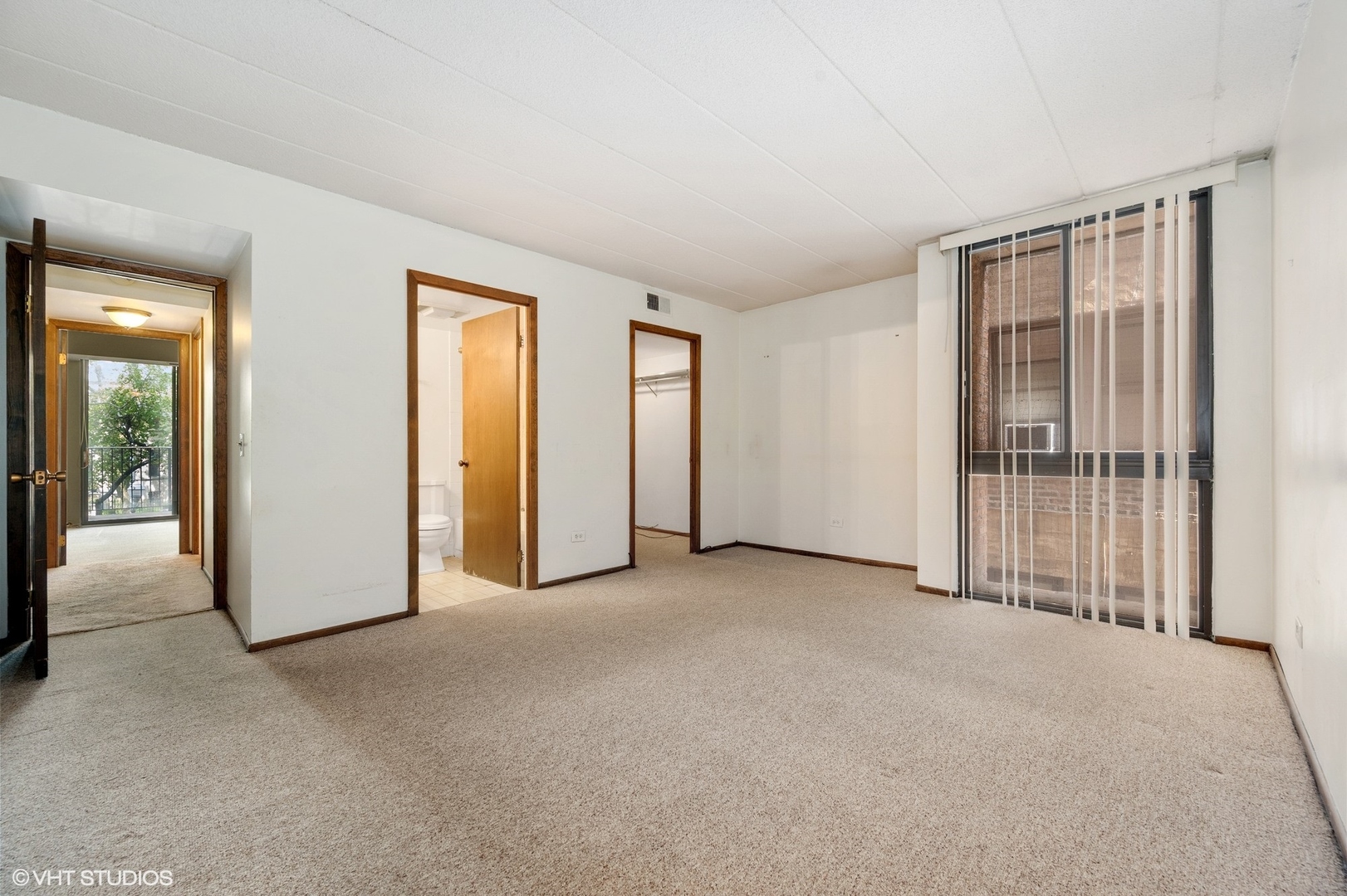 651 West Sheridan Road, Unit 2C Chicago, IL 60613 - Photo 14 of 16