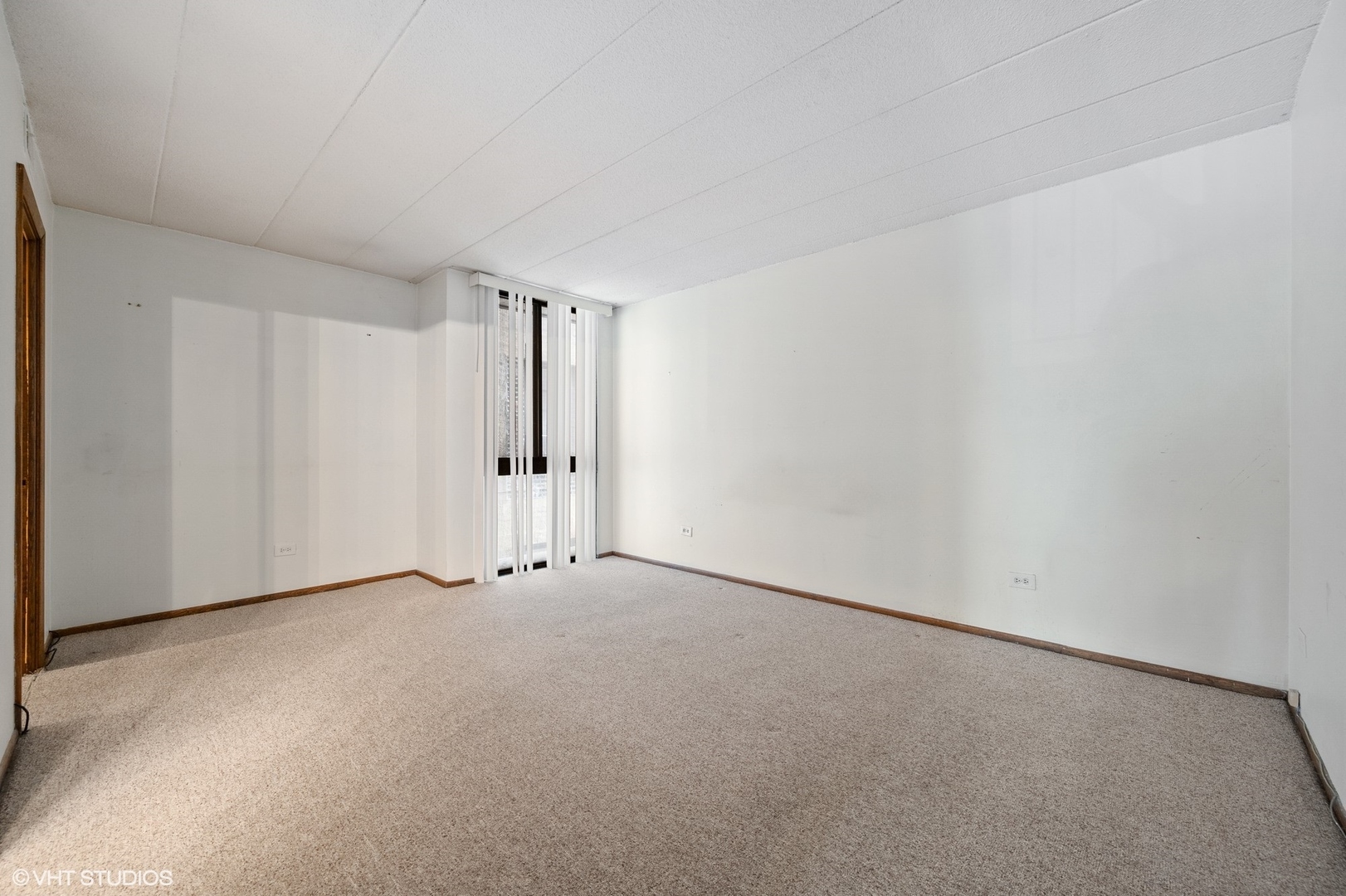 651 West Sheridan Road, Unit 2C Chicago, IL 60613 - Photo 15 of 16 a view of an empty room
