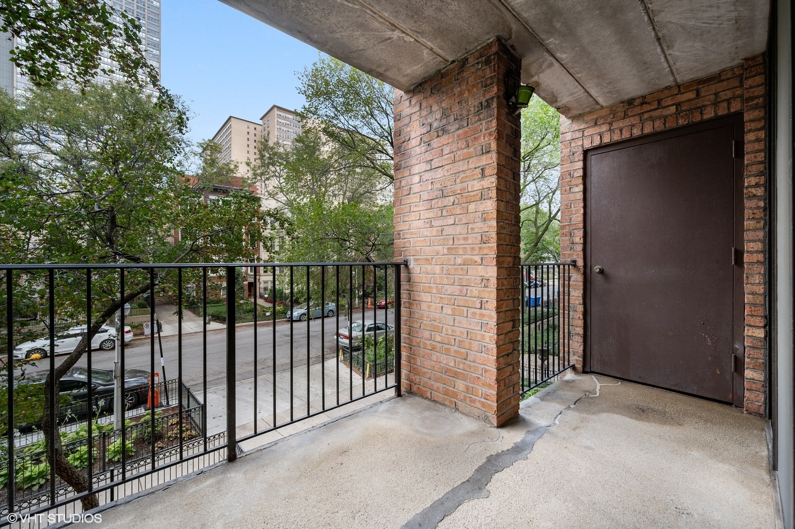 651 West Sheridan Road, Unit 2C Chicago, IL 60613 - Photo 8 of 16