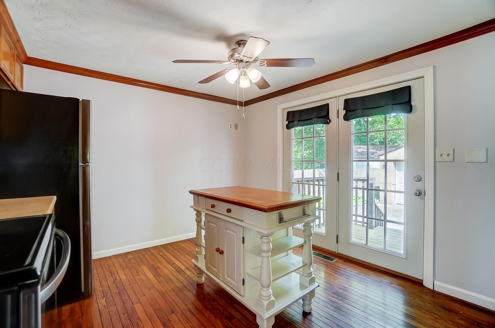 3075 Whitlow Road Columbus, OH 43232 - Photo 7 of 45 Kitchen
