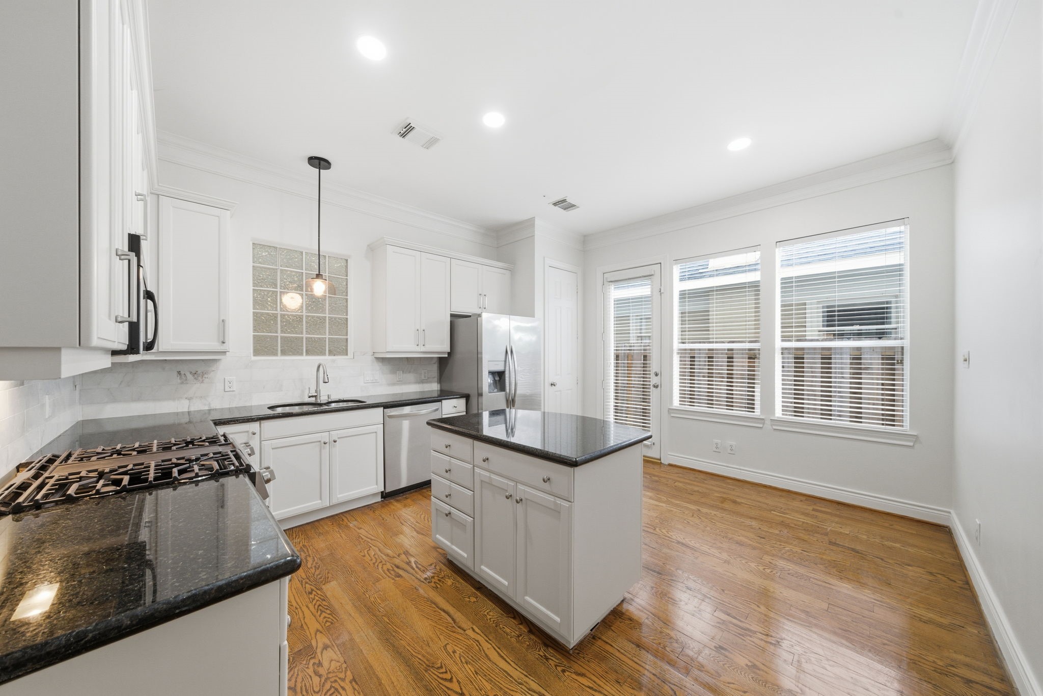 1736 Colquitt Street, Unit A Houston, TX 77098 - Photo 12 of 45