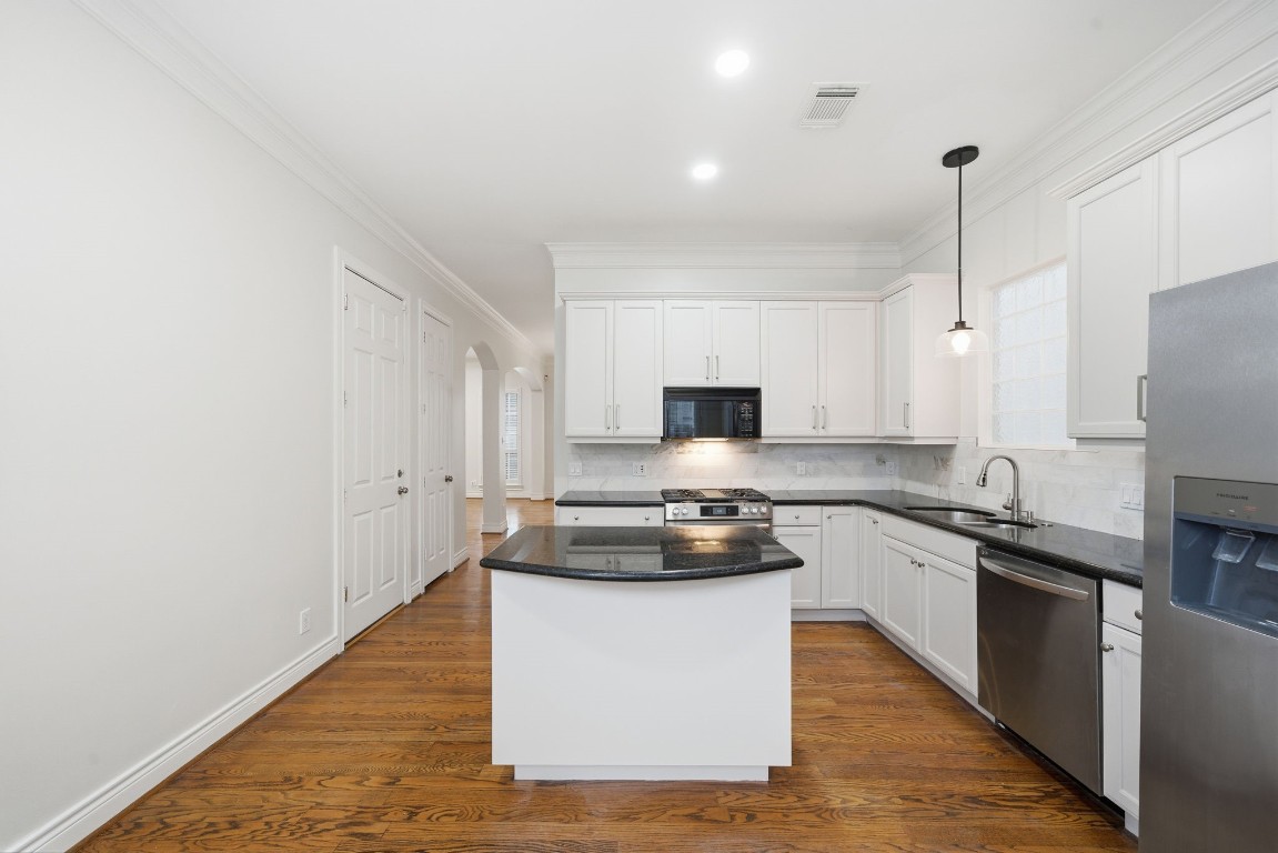 1736 Colquitt Street, Unit A Houston, TX 77098 - Photo 15 of 45