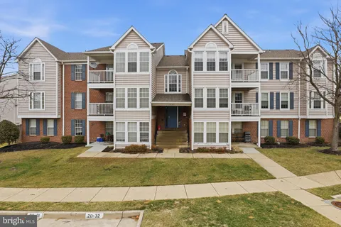 $315,000 | 3620 Sherbrooke Circle, Unit 103, Woodbridge, VA 22192