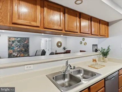 $315,000 | 3620 Sherbrooke Circle, Unit 103, Woodbridge, VA 22192