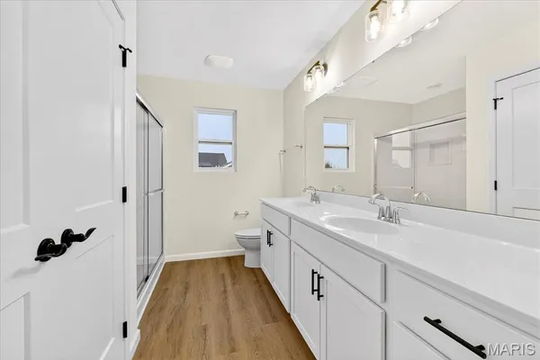 $449,900 | 421 Chamberlain Drive, Troy, IL 62294