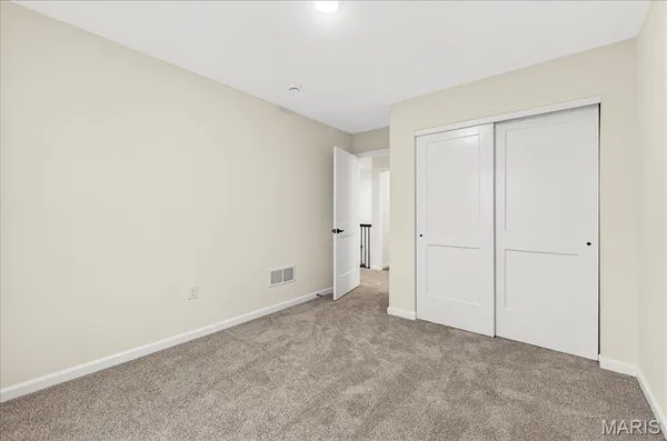 $449,900 | 421 Chamberlain Drive, Troy, IL 62294