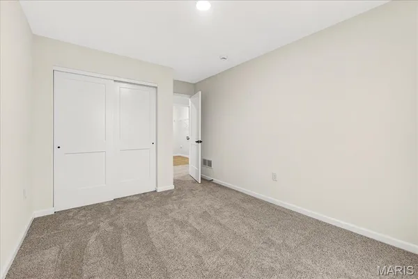 $449,900 | 421 Chamberlain Drive, Troy, IL 62294