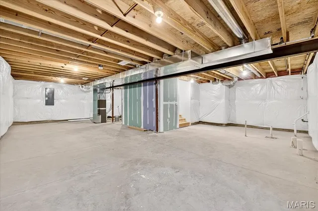 $479,900 | 421 Chamberlain Drive, Troy, IL 62294