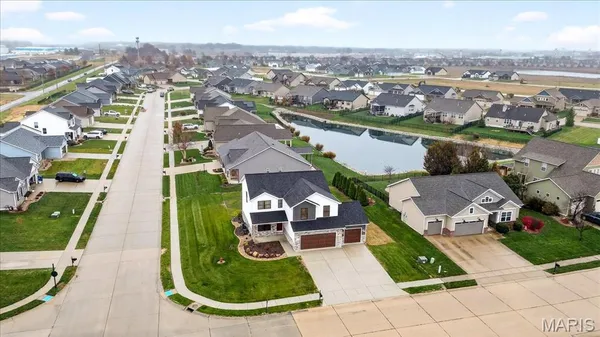 $449,900 | 421 Chamberlain Drive, Troy, IL 62294