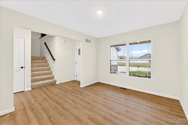 $449,900 | 421 Chamberlain Drive, Troy, IL 62294