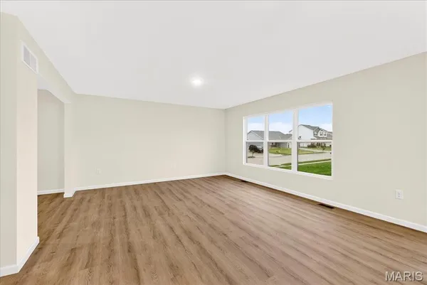 $449,900 | 421 Chamberlain Drive, Troy, IL 62294