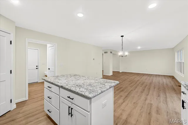 $479,900 | 421 Chamberlain Drive, Troy, IL 62294